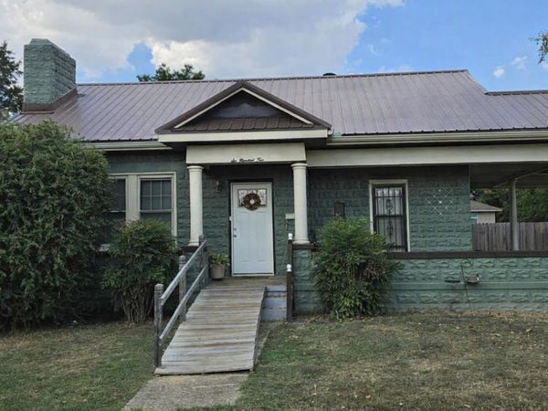 604 Jackson Ave, Wynne, AR 72396
