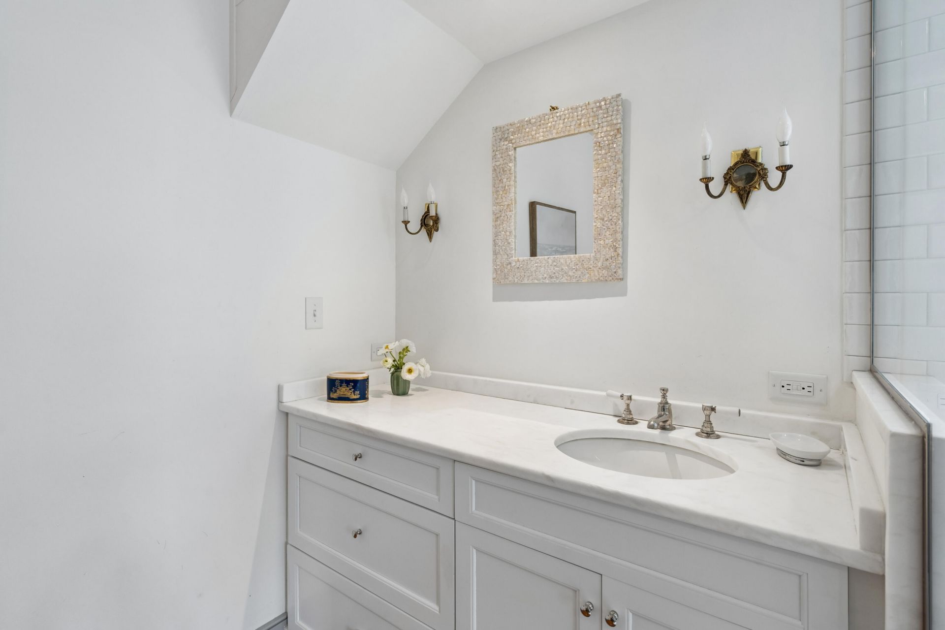 19 Gadsden Street Photo 80
