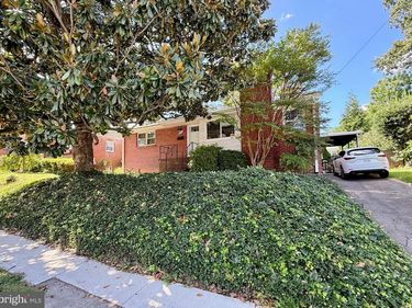 2016 N WOODSTOCK STREET, ARLINGTON, VA 22207