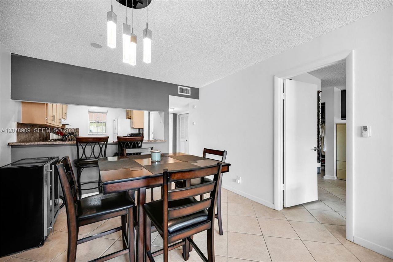 7610 Stirling Rd , Unit 206F, Davie, FL 33024 Photo