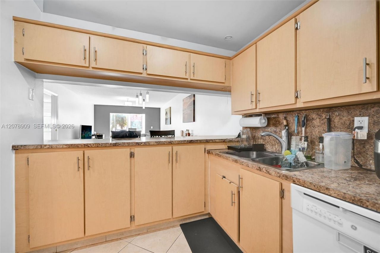 7610 Stirling Rd , Unit 206F, Davie, FL 33024 Photo