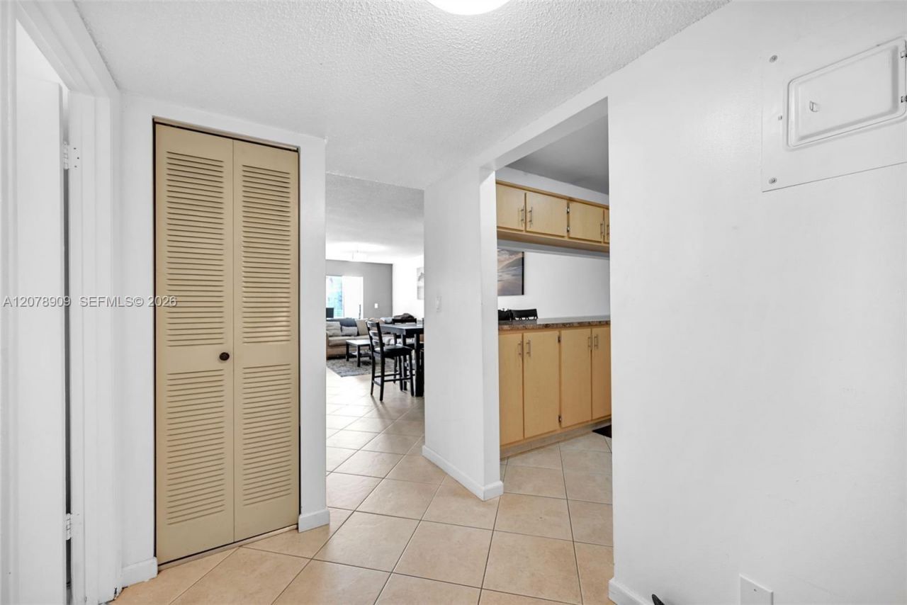 7610 Stirling Rd , Unit 206F, Davie, FL 33024 Photo
