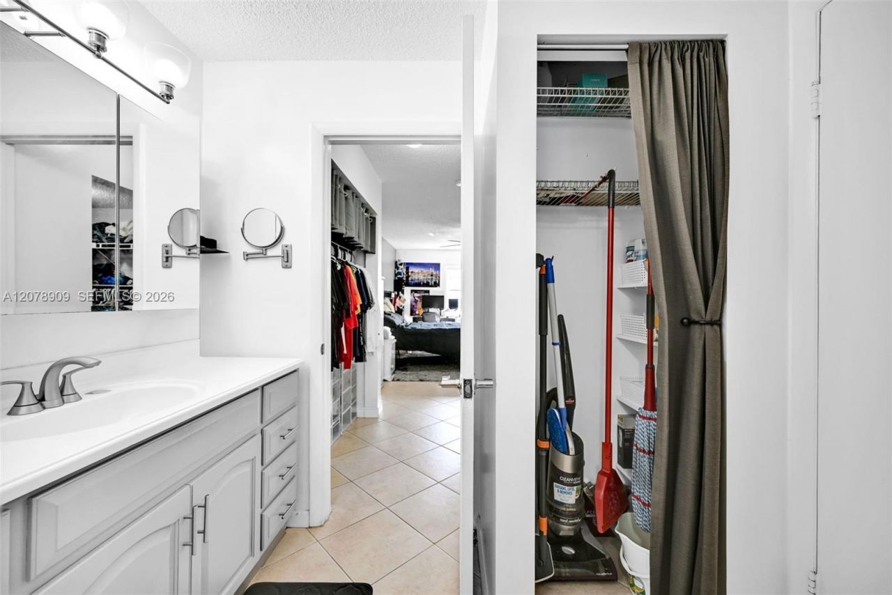 7610 Stirling Rd , Unit 206F, Davie, FL 33024 Photo