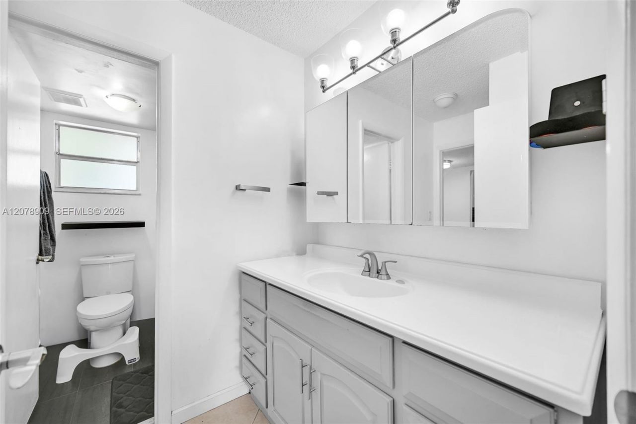7610 Stirling Rd , Unit 206F, Davie, FL 33024 Photo