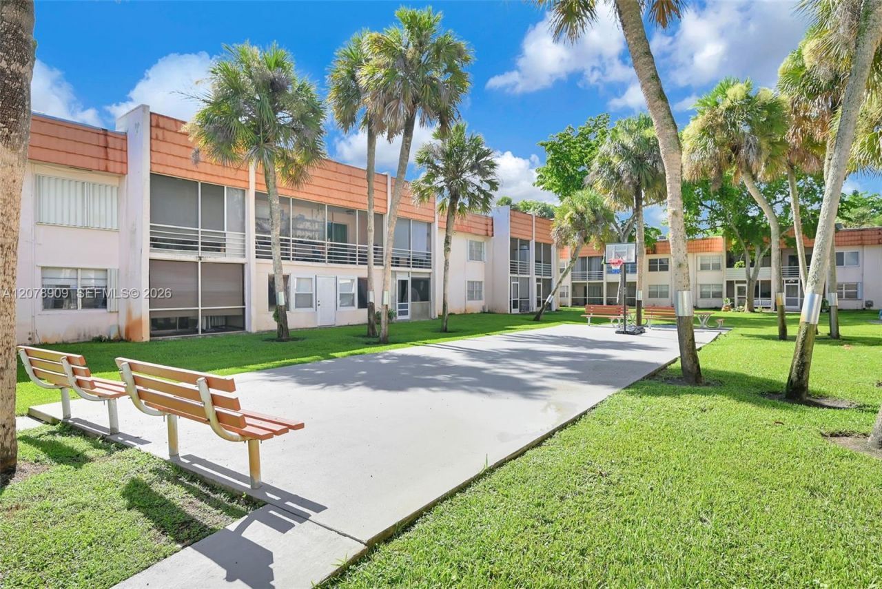 7610 Stirling Rd , Unit 206F, Davie, FL 33024 Photo
