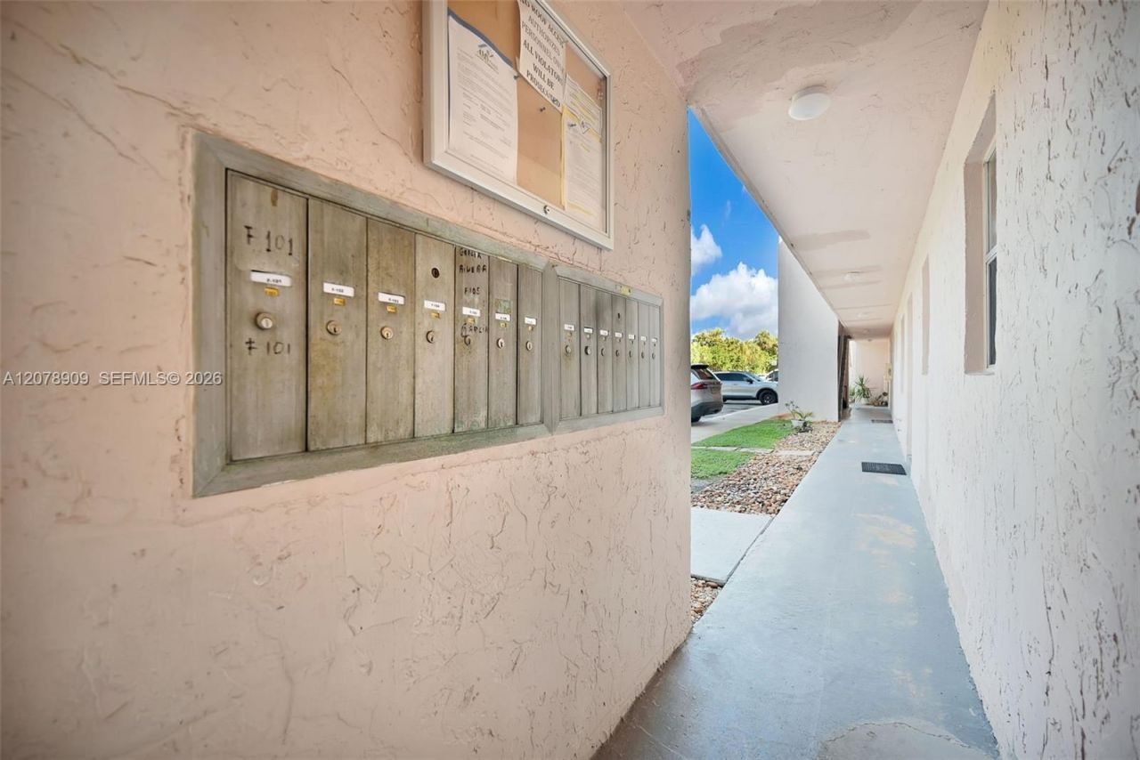 7610 Stirling Rd , Unit 206F, Davie, FL 33024 Photo