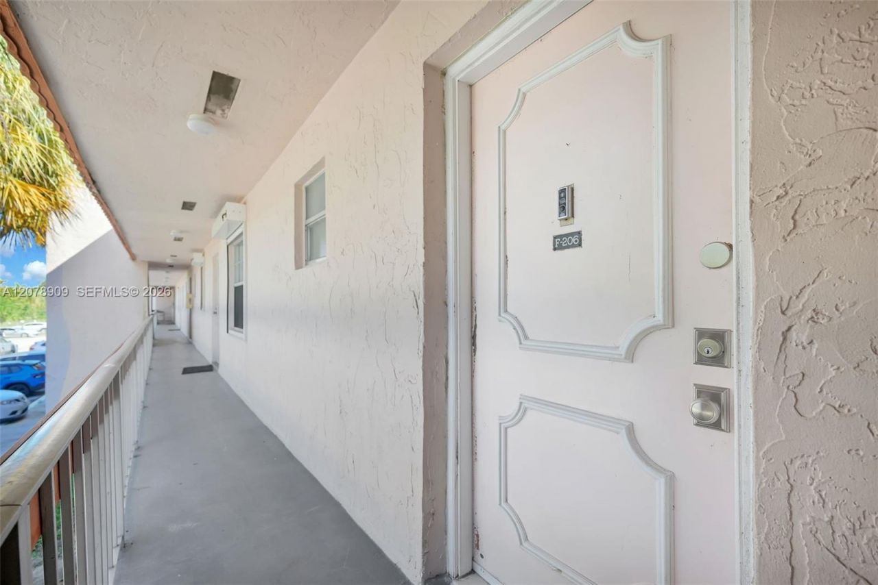 7610 Stirling Rd , Unit 206F, Davie, FL 33024 Photo