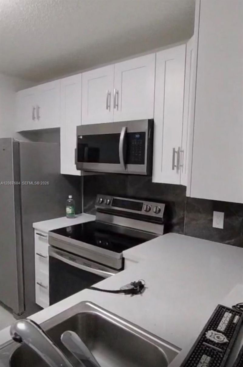 130 S Shore, Unit 2F, Miami Beach, FL 33141 Photo