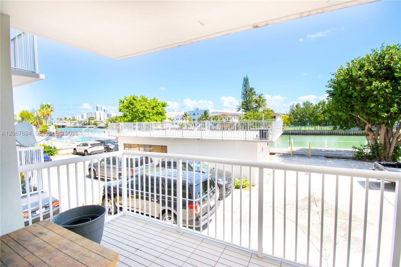130 S Shore, Unit 2F, Miami Beach, FL 33141 Photo