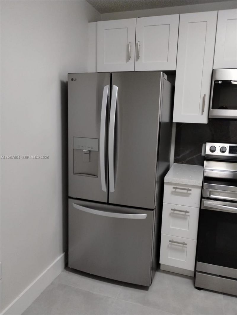 130 S Shore, Unit 2F, Miami Beach, FL 33141 Photo