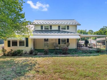 1056 Dews Road, Hurt, VA 24563