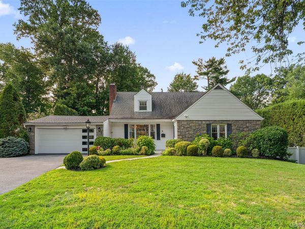 11 Winchcombe Way, Scarsdale, NY 10583