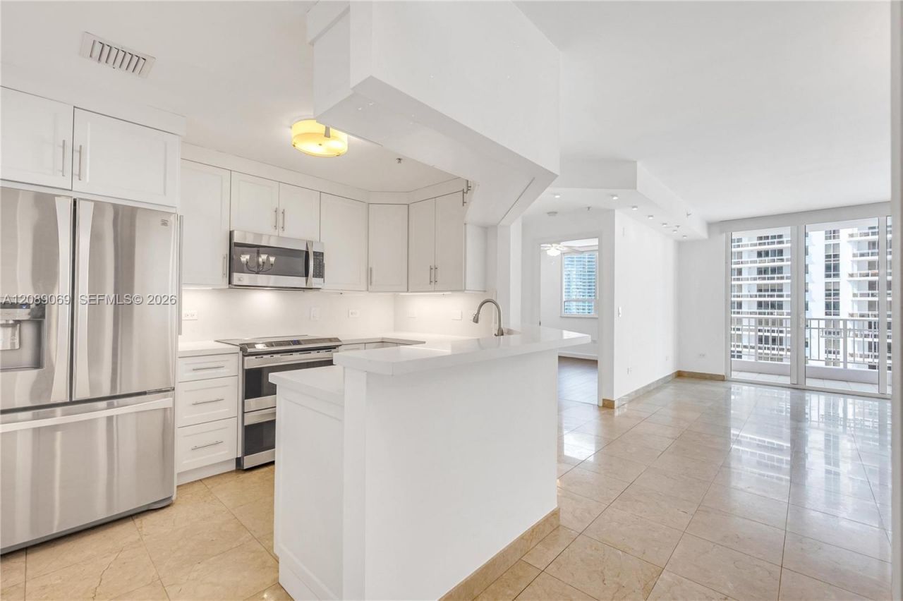 801 Brickell Key Blvd, Unit 2208, Miami, FL 33131 Photo