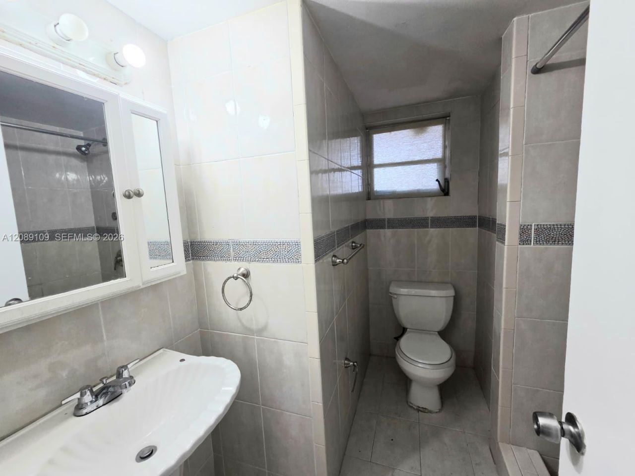 870 NW 87th Ave, Unit 507, Miami, FL 33172 Photo