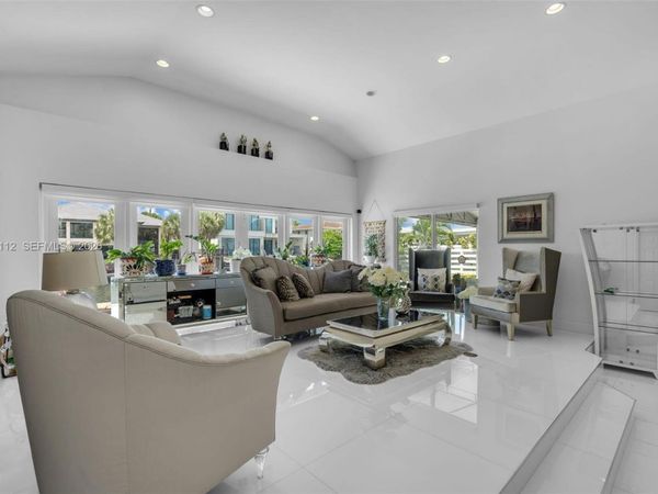 3364 NE 167th St , North Miami Beach, FL 33160