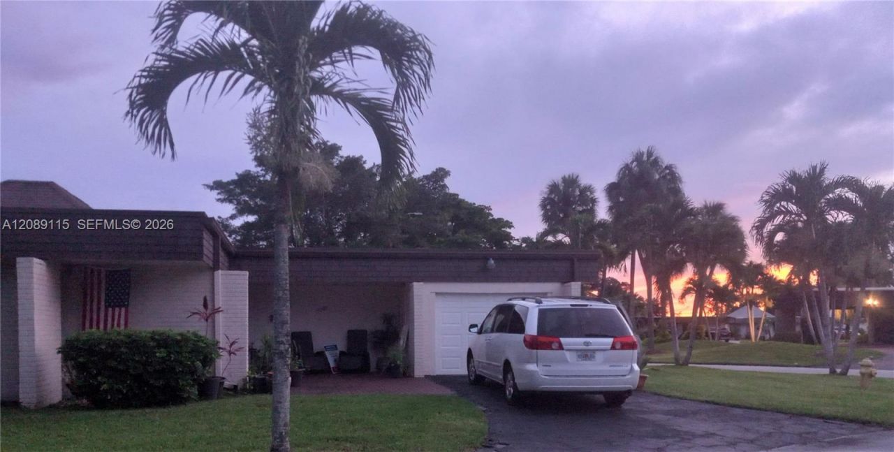 5700 White Hickory Cir, Tamarac, FL 33319 Photo