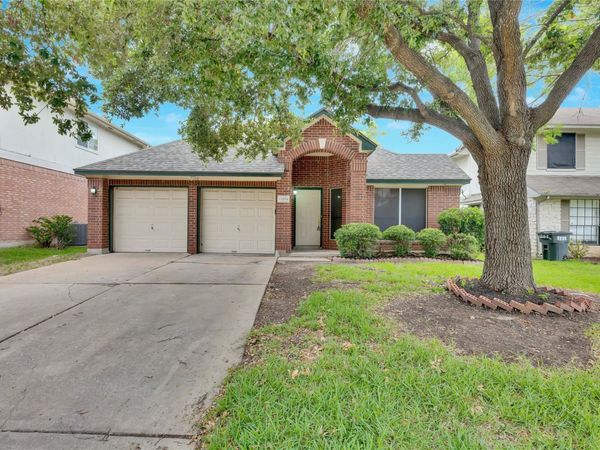 2204 Grove DR, Round Rock, TX 78681