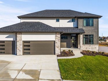 8966 Von Street, Papillion, NE 68046