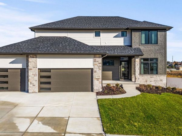 8966 Von Street, Papillion, NE 68046