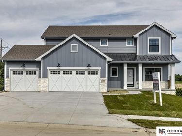 8966 Von Street, Papillion, NE 68046