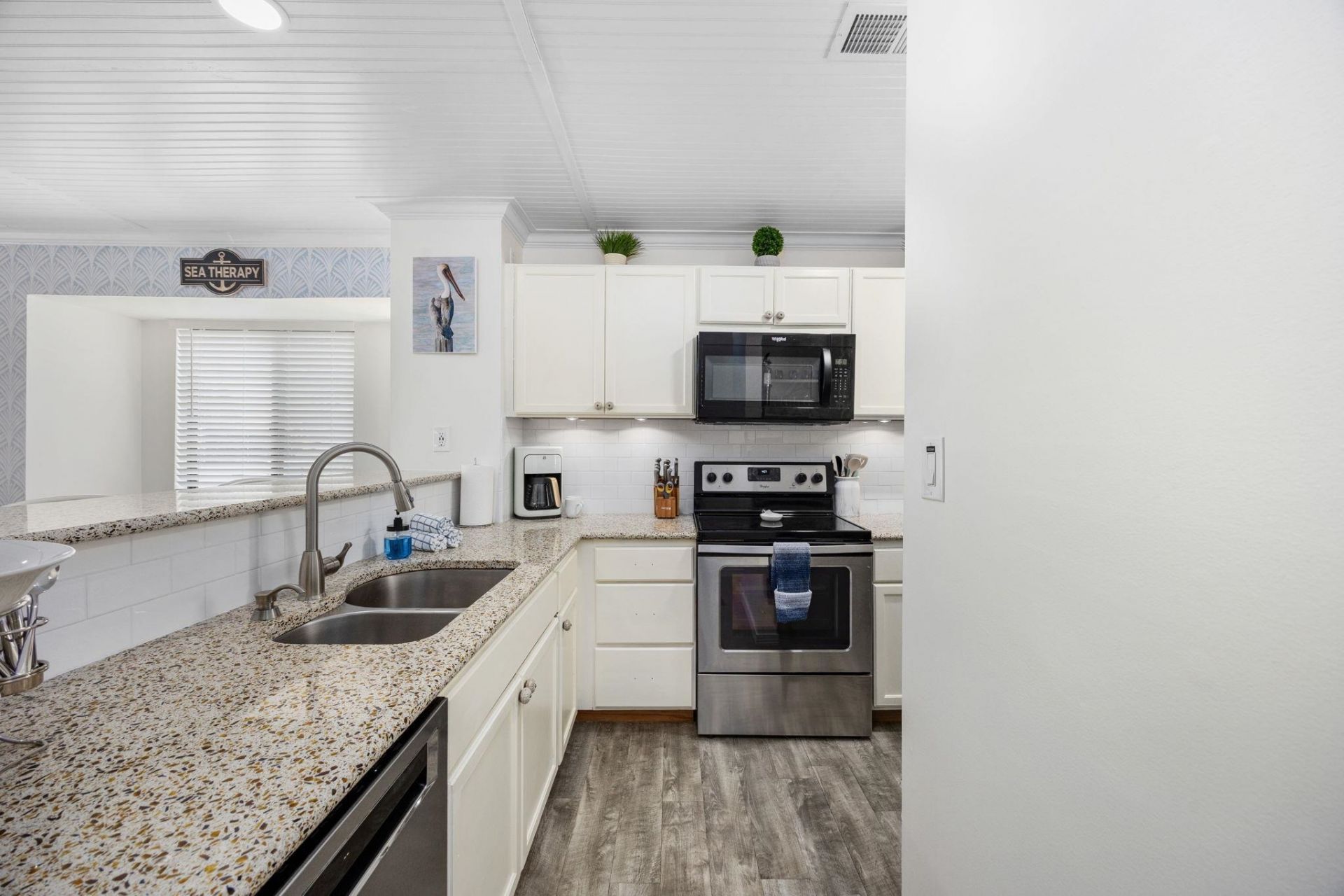 209 75th Ave. N Photo 5