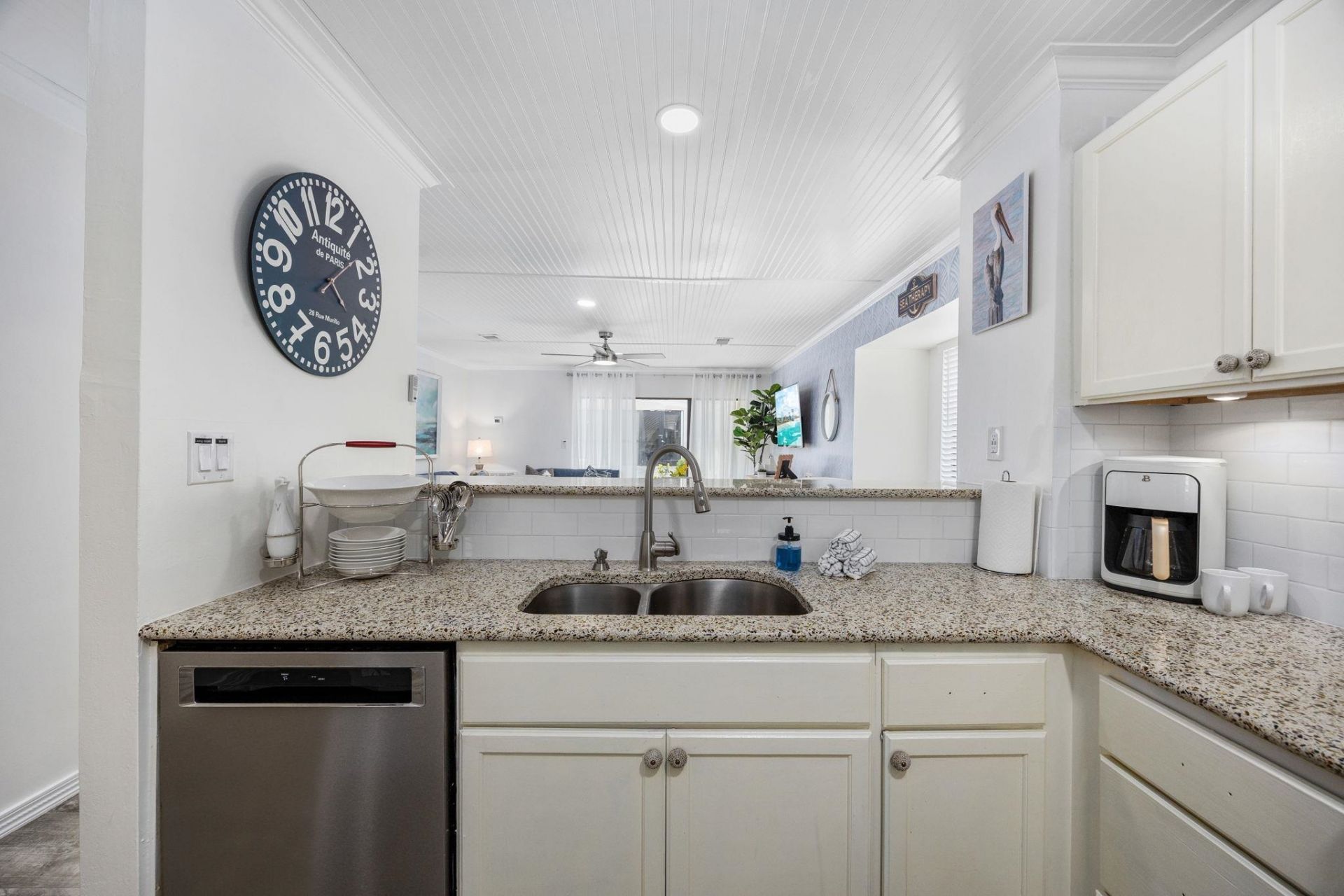 209 75th Ave. N Photo 6