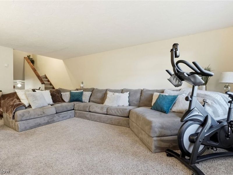 1401-1403 Lindenwood Drive, Lorain, OH 44053 Photo 11