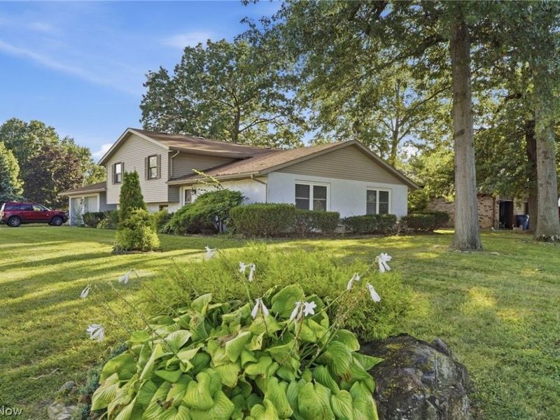 1401-1403 Lindenwood Drive, Lorain, OH 44053 Photo 2