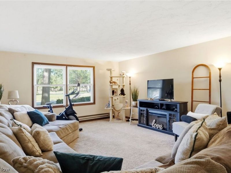 1401-1403 Lindenwood Drive, Lorain, OH 44053 Photo 5