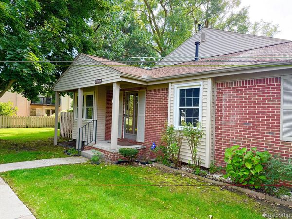 24706 Bashian Drive, Novi, Mi 48375