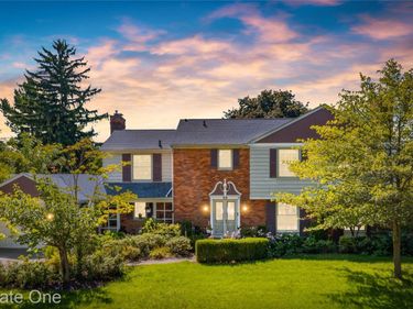 69 Willow Tree Place, Vlg of Grosse Pointe Shores, Mi 48236