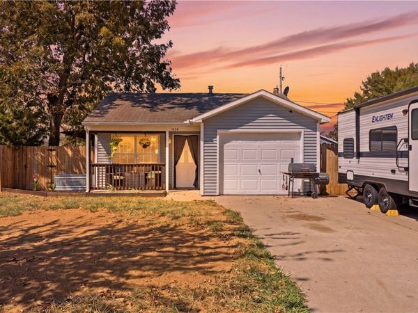 1434 S B Street , Rogers, AR 72756
