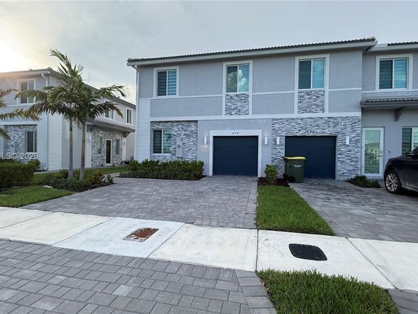 679 SE 13th St Cir, Homestead, FL 33034