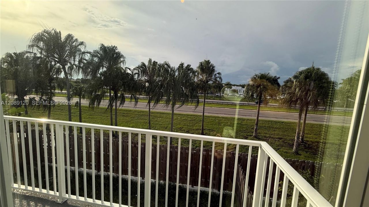 679 SE 13th St Cir, Homestead, FL 33034 Photo