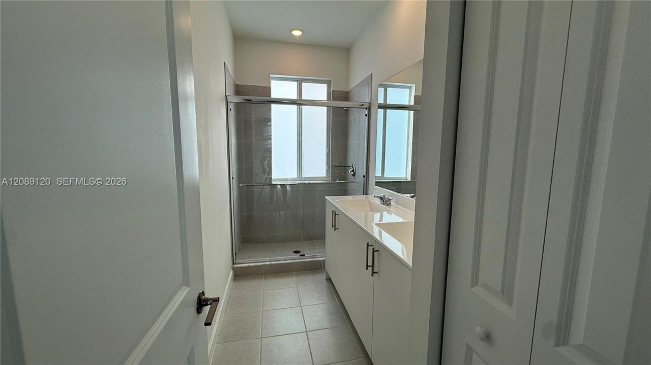 679 SE 13th St Cir, Homestead, FL 33034 Photo