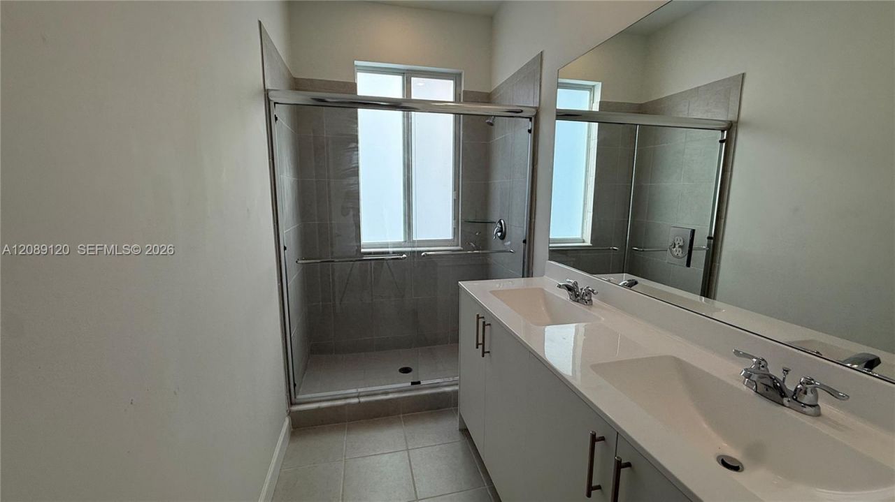 679 SE 13th St Cir, Homestead, FL 33034 Photo