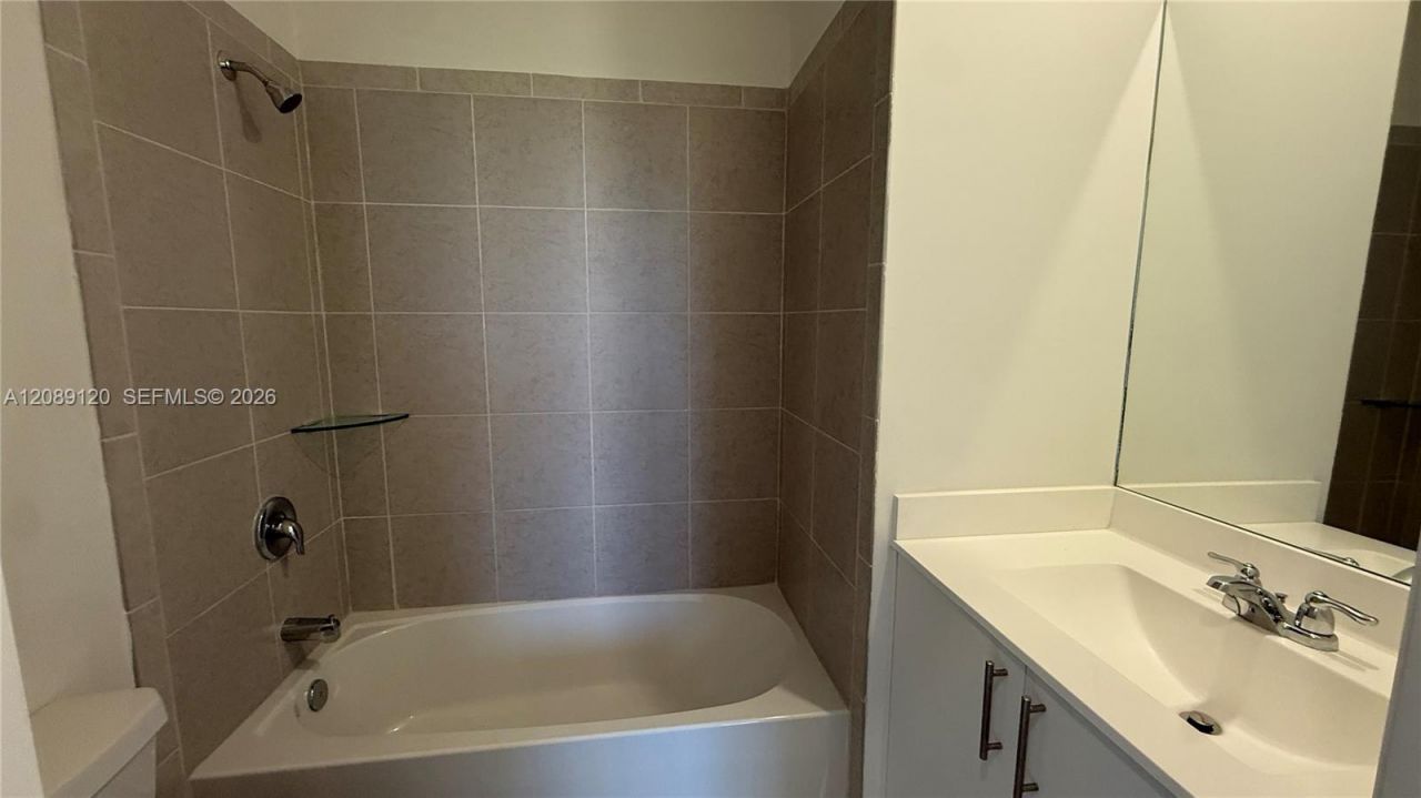 679 SE 13th St Cir, Homestead, FL 33034 Photo