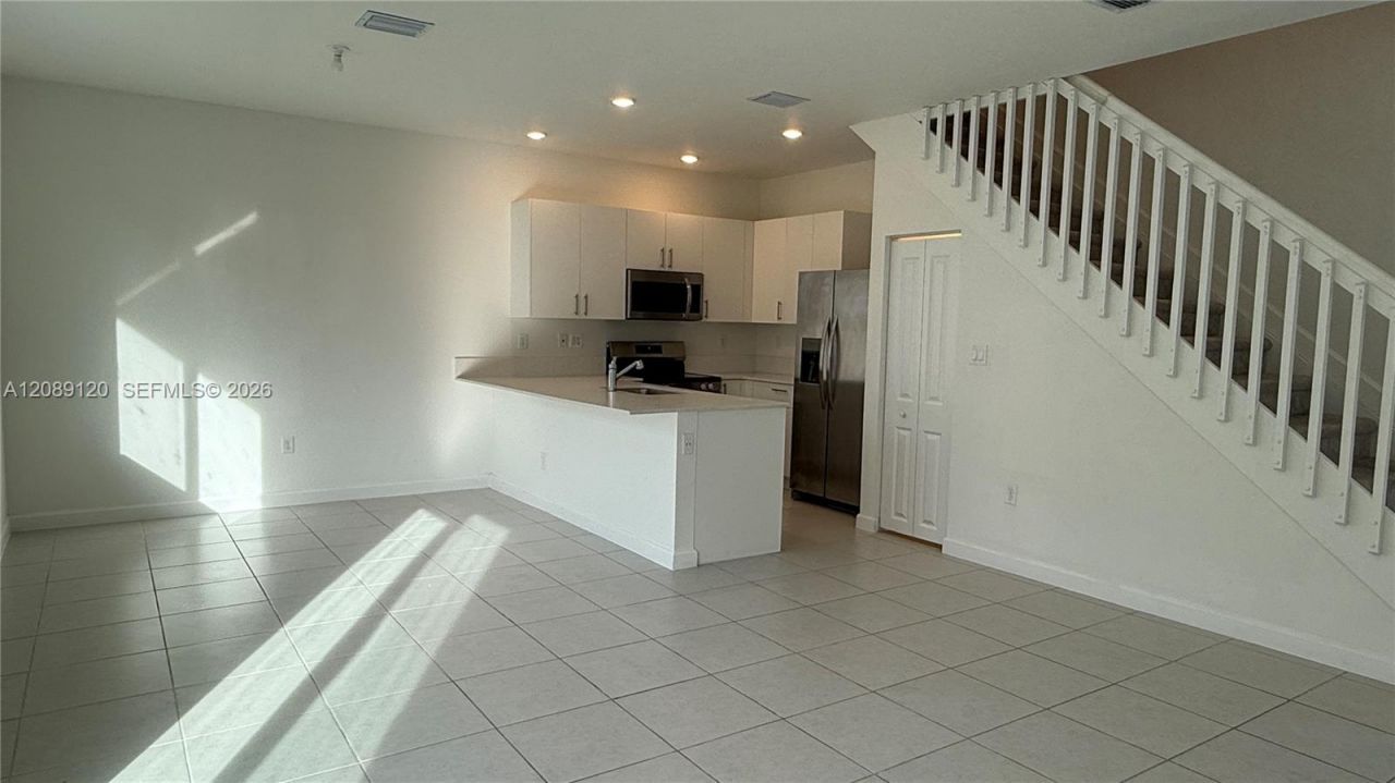 679 SE 13th St Cir, Homestead, FL 33034 Photo