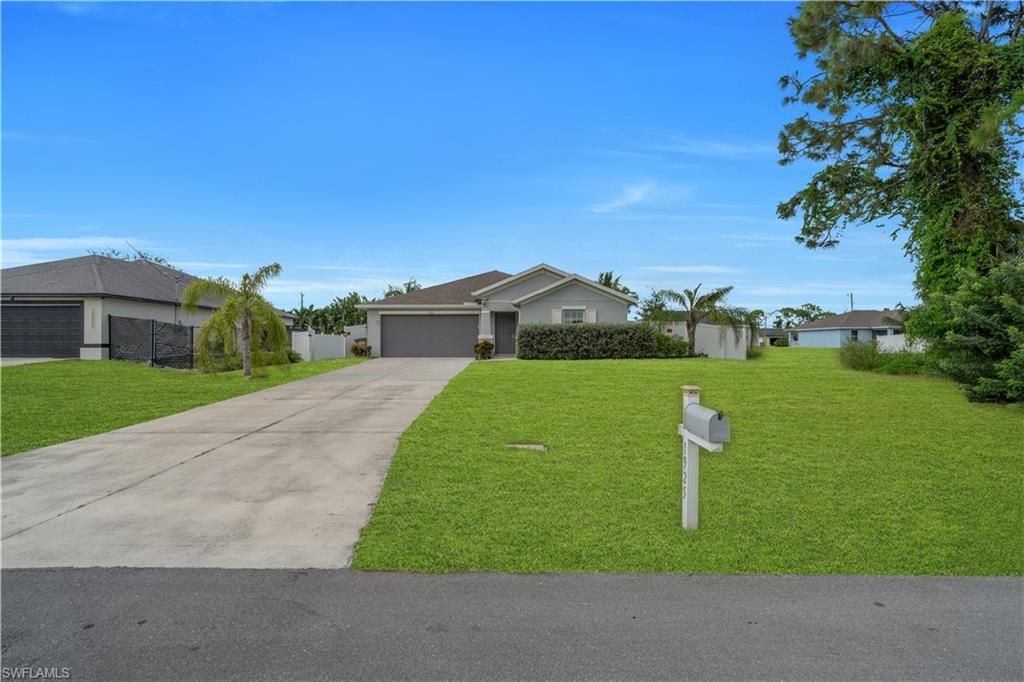 1925 NE 33rd Ln, Cape Coral, FL 33909 Photo