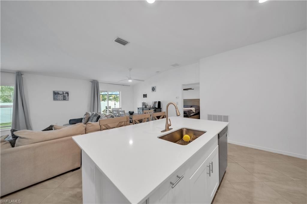 1925 NE 33rd Ln, Cape Coral, FL 33909 Photo