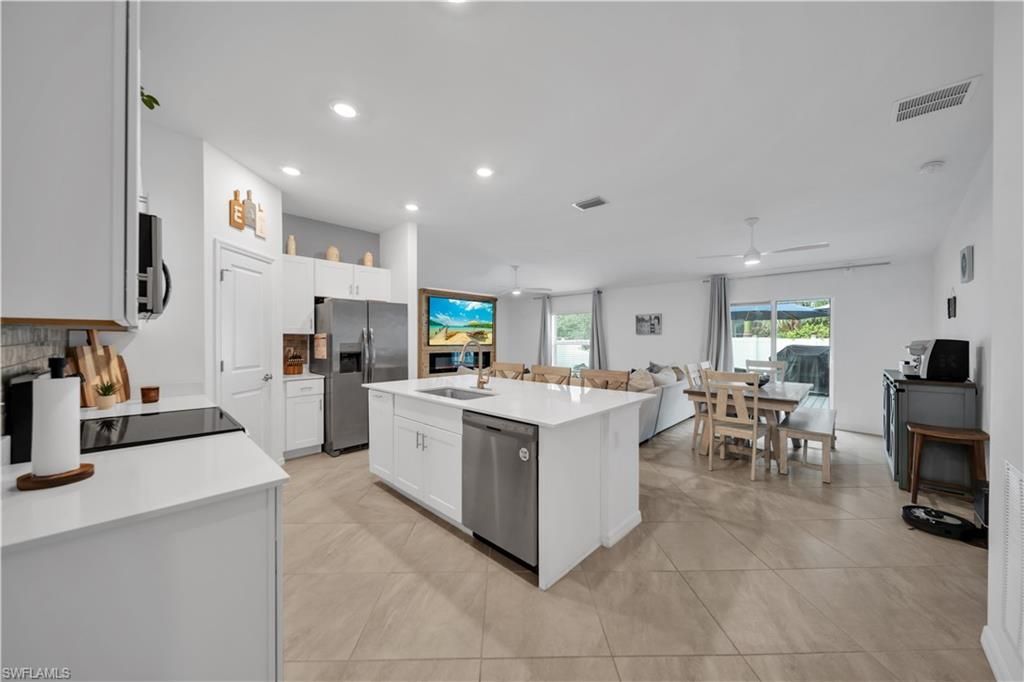 1925 NE 33rd Ln, Cape Coral, FL 33909 Photo