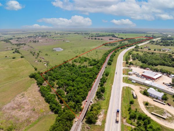 2901 S Main ST, Taylor, TX 76574