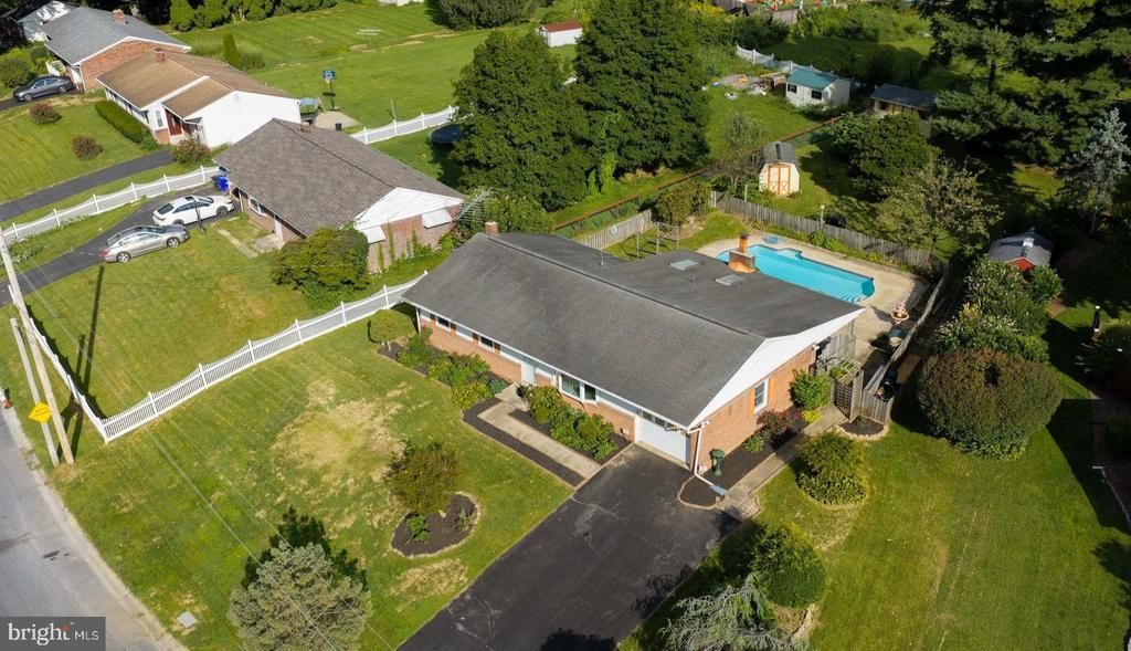26 TENNYSON DRIVE , LANCASTER, PA 17602