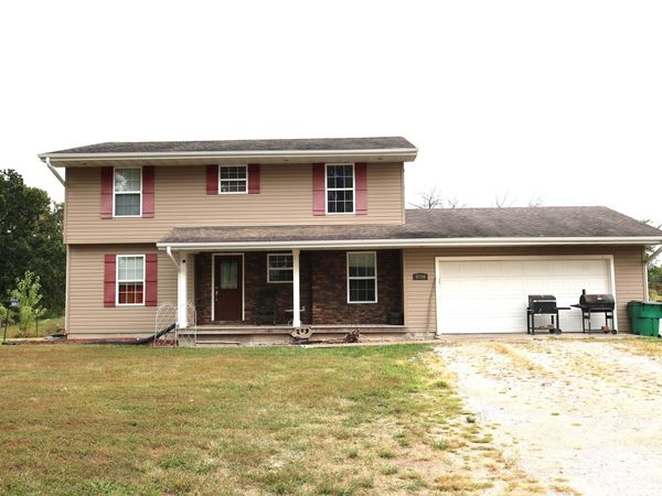 9700 E Ball Road, Centralia, MO 65240