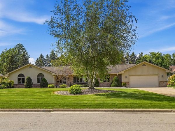 402 24th Street SW, Austin, MN 55912