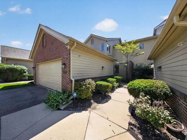 117 Ponds View Drive, Ann Arbor, MI 48103