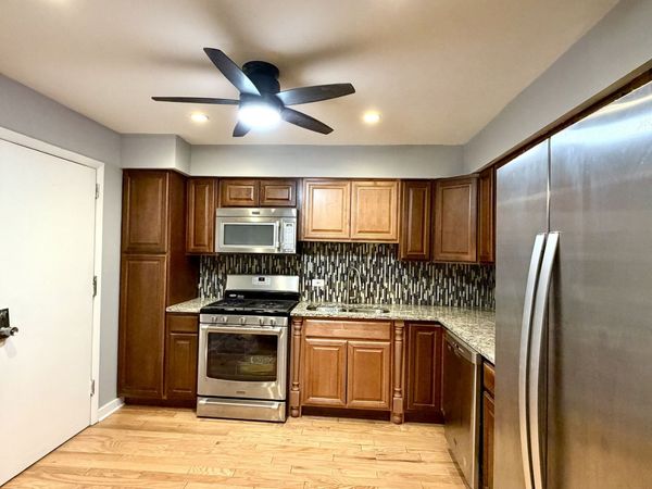 10385 Dearlove Road , Unit 1I, Glenview, IL 60025