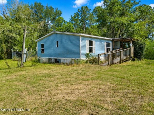 106 LAKE SHORE Road, Interlachen, FL 32148