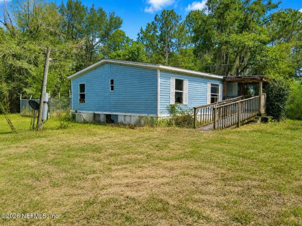 106 LAKE SHORE Road, Interlachen, FL 32148