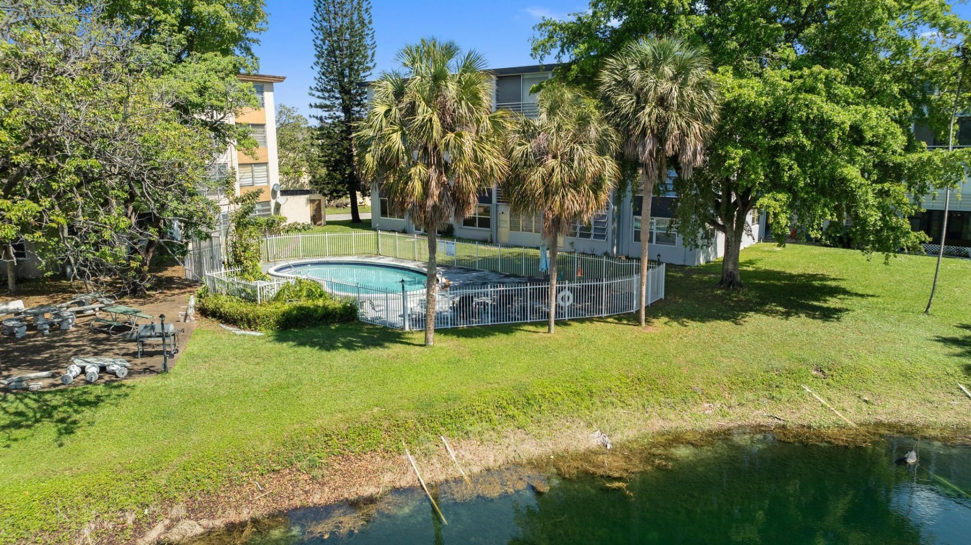 5275 NW 10th Court, Unit 305, Plantation, FL 33313 Photo